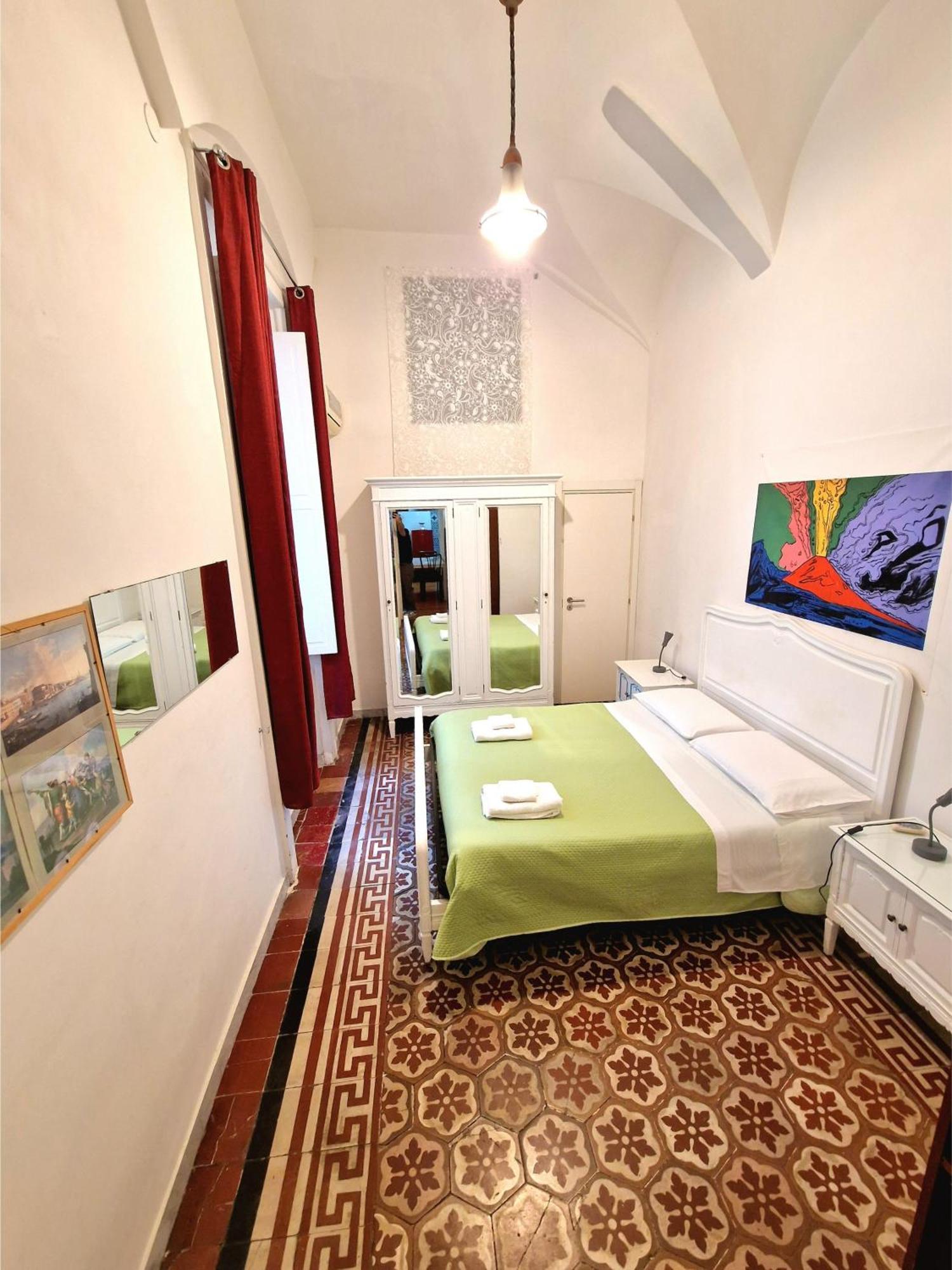 Appartamento Il Sole Di Montesanto Sleep Welly Napoli Esterno foto