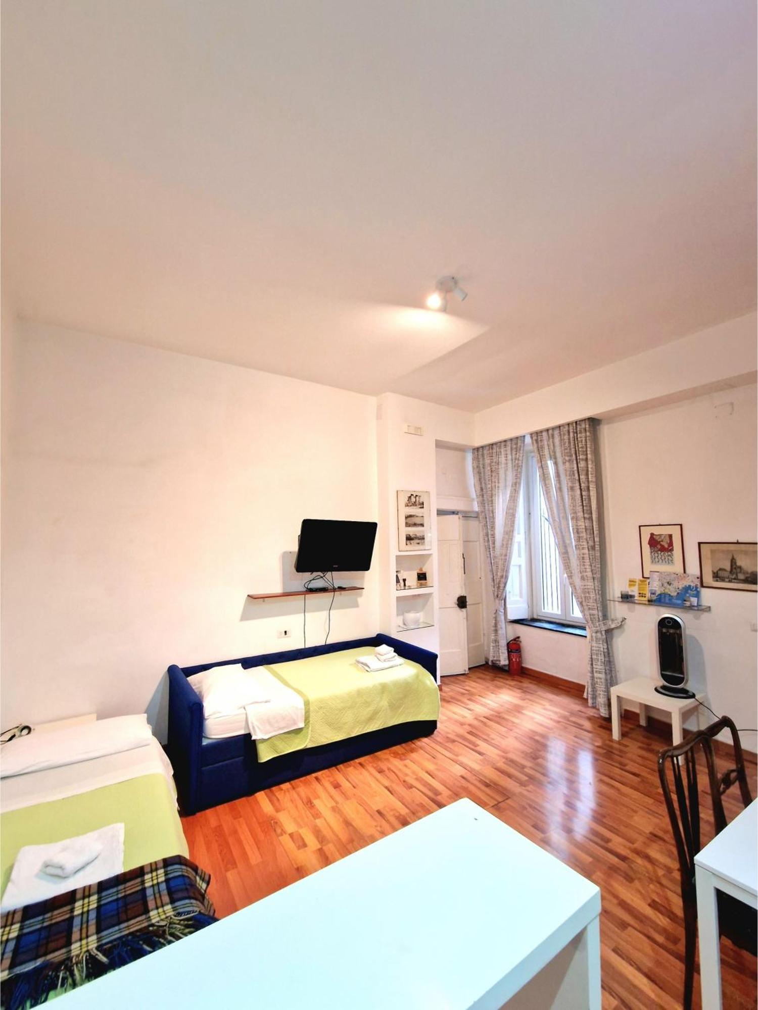Appartamento Il Sole Di Montesanto Sleep Welly Napoli Esterno foto